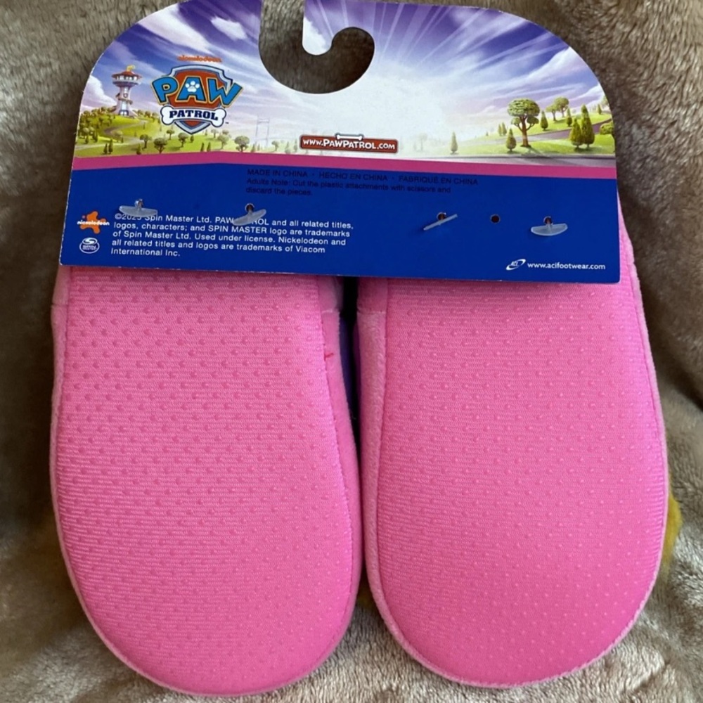 NWT Girl’s Paw Patrol Slippers Shoes Skye Everest Size 9/10 - Picture 7 of 7